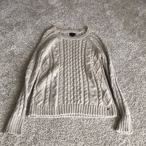 American Eagle cream coloured knit sweater